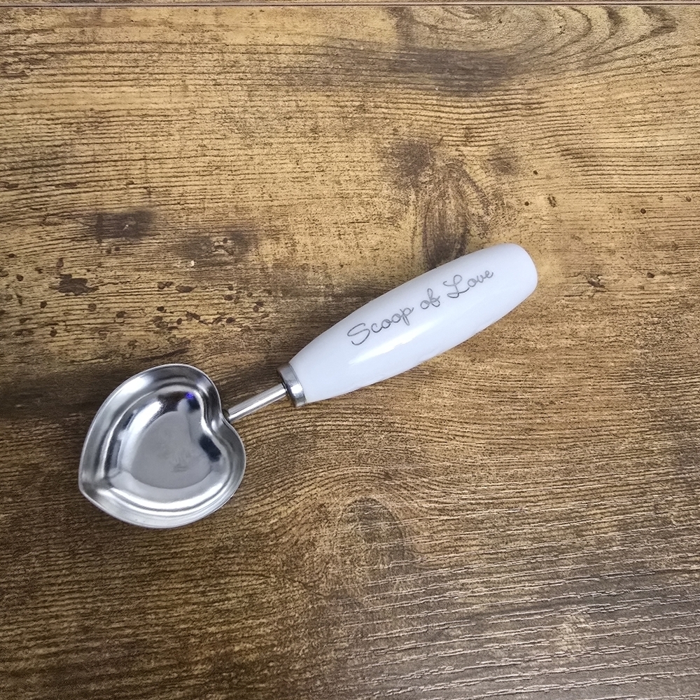 Kate Aspen scoop of love Heart-Shaped Scoop with White Handle - Picture 7 of 7